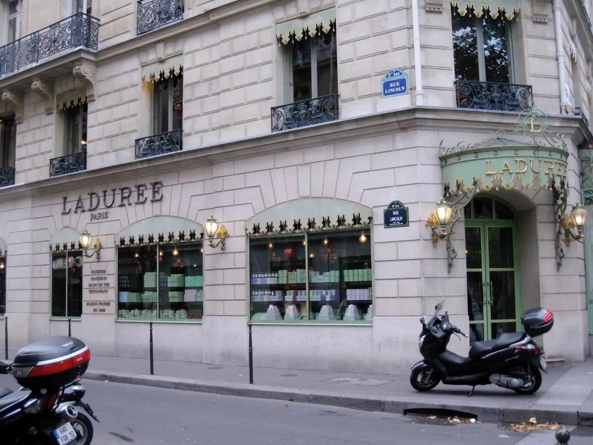Paris Itinerary: Laduree on the Champs-Elysees 
