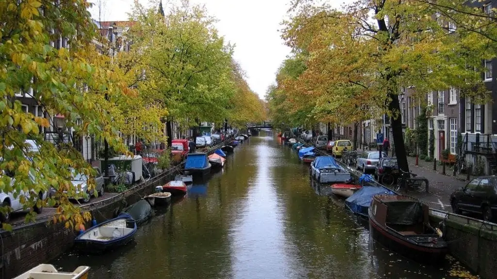 airbnb amsterdam Jordaan canal